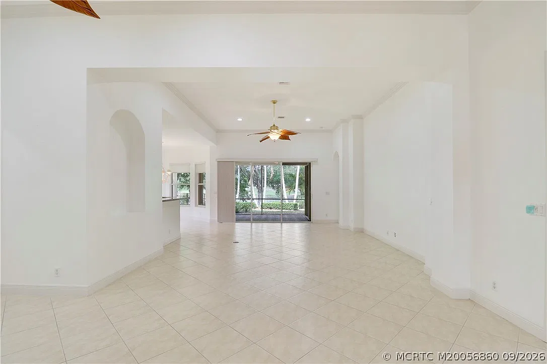 3 bed, 2.0 bath, 2045 sqft, $4,400 — Photo 3