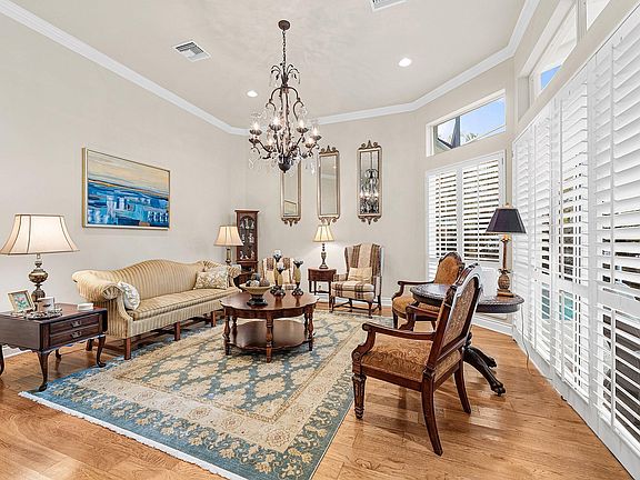 5th image of 103 Pembroke Drive