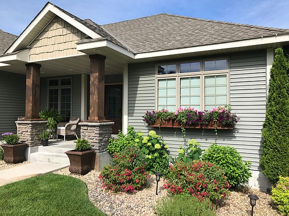 Seasonal Flowering Shrubs