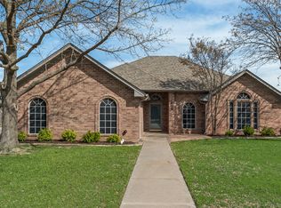 604 Cedar Dr, Pilot Point, TX 76258
