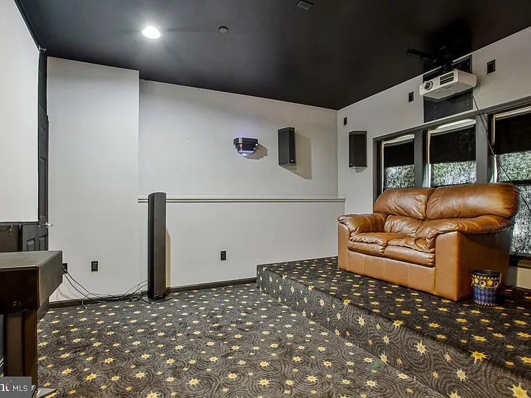 1002 Nabbs Creek Rd — Photo 27