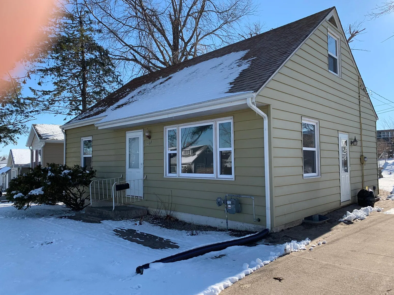 3 bed, 1133 sqft, $1,850 — Photo 1