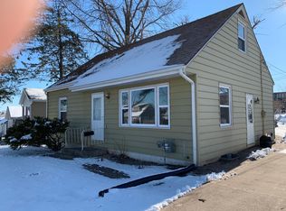 2137 Chandler St SW, Cedar Rapids, IA 52404