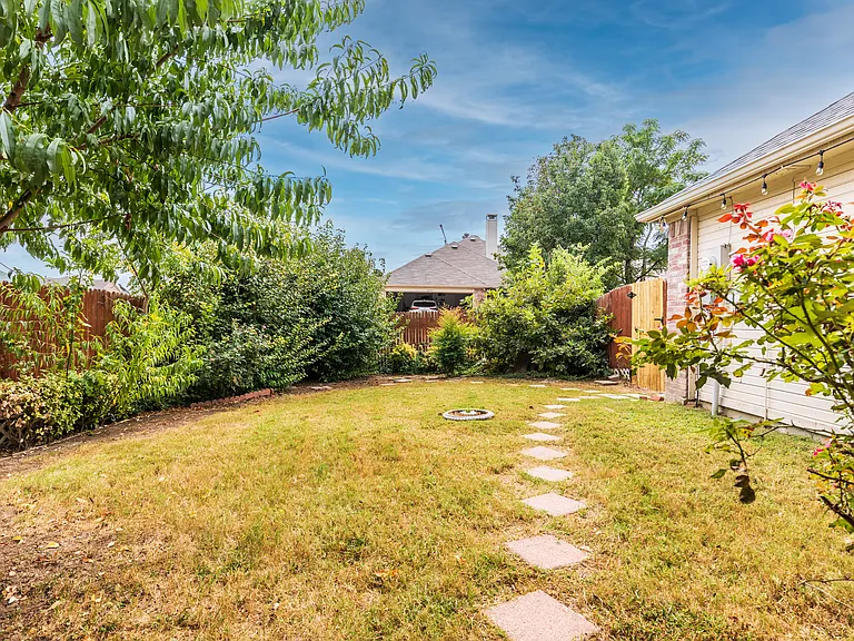 3904 Burnley Dr — Photo 15