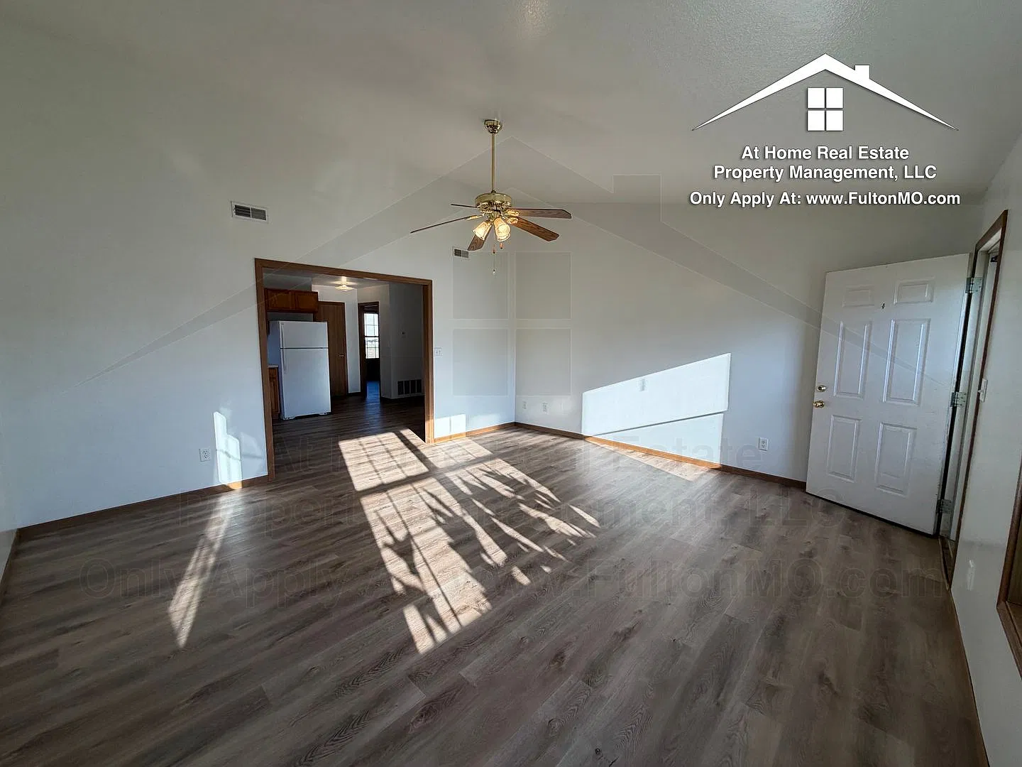 Law Court 477-479 Duplex — Photo 4