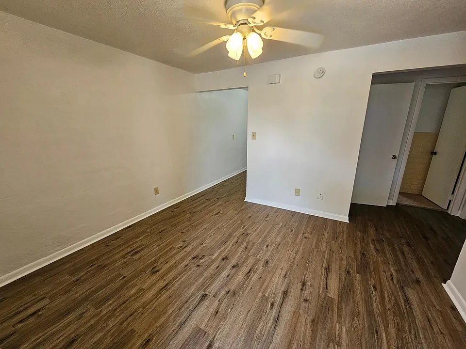 140 W Palmer Ave #4