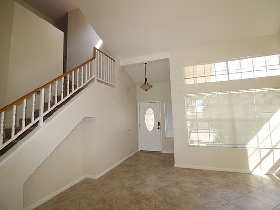 2nd image of 4805 E Paradise Ln