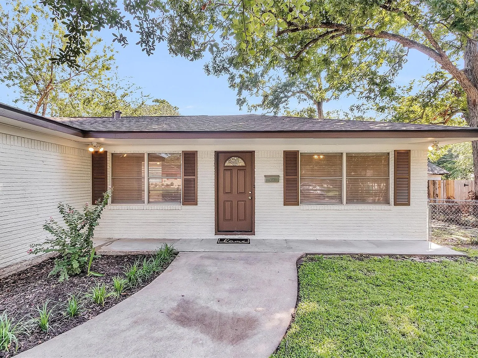 3 bed, 1.5 bath, 1410 sqft, $1,650 — Photo 3