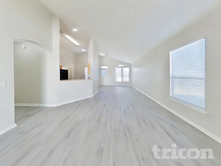 11941 Crooked River Rd — Photo 2