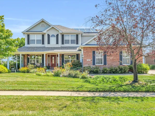 2418 Saint Andrews Rd, Urbana, IL 61802