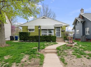 2374 33rd St, Moline, IL 61265