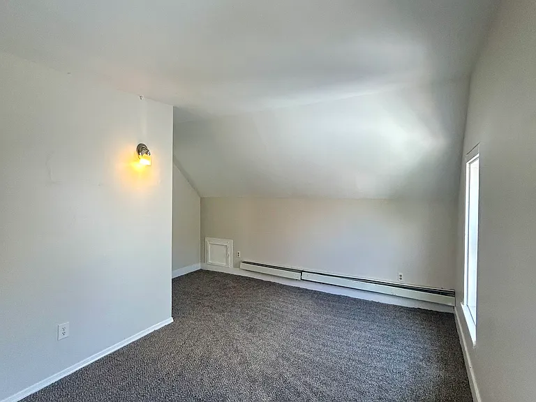 558 Columbia Ave — Photo 7