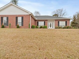 612 Lucky Leaf Dr, Hattiesburg, MS 39402