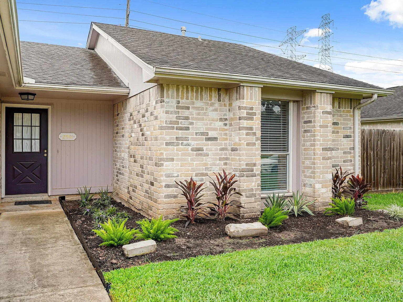 2 bed, 1.0 bath, 1063 sqft, $1,800 — Photo 3