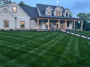 190 Frederick Dr, New Kensington, PA 15068