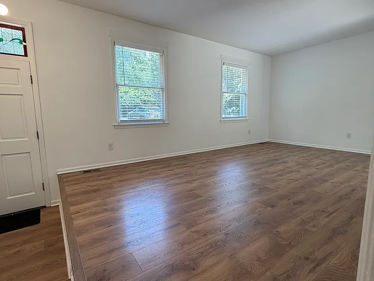 337 E Millbrook Rd — Photo 16