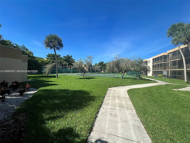 8401 SW 107th Ave #322E — Photo 28