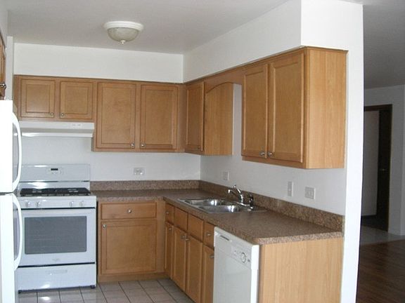 3rd image of 48 W 66th St APT 6