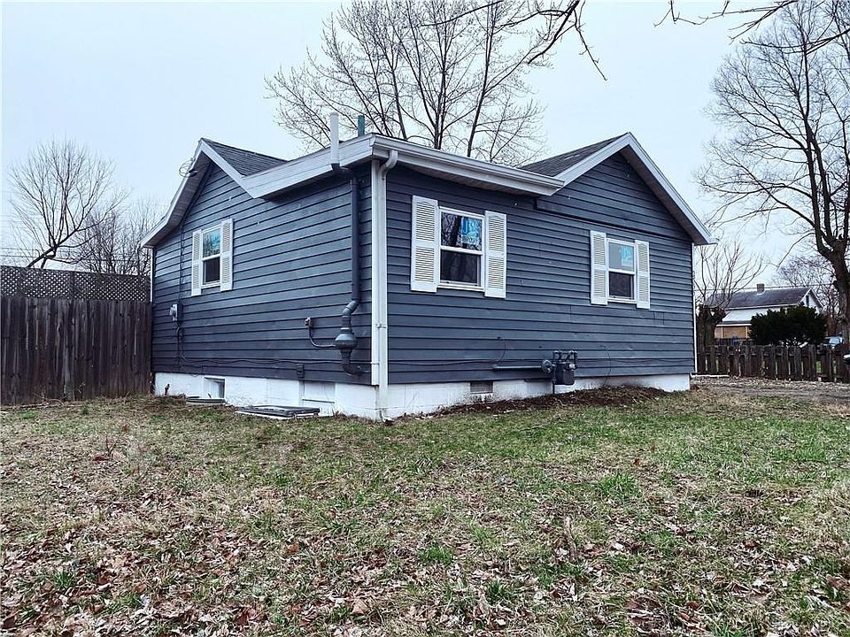 1st image of 2555 Bushnell Ave