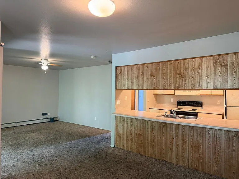 812 W Cedar Ct — Photo 6