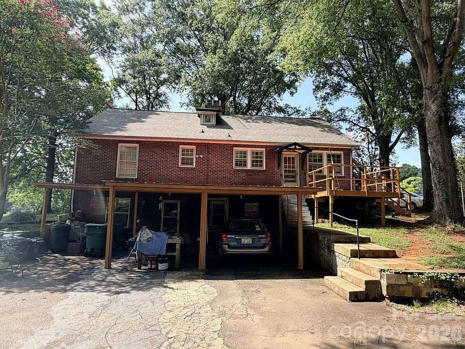 2nd image of 737 W C St
