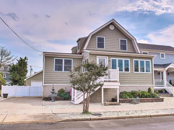 127 11th Ave, Seaside Park, NJ 08752