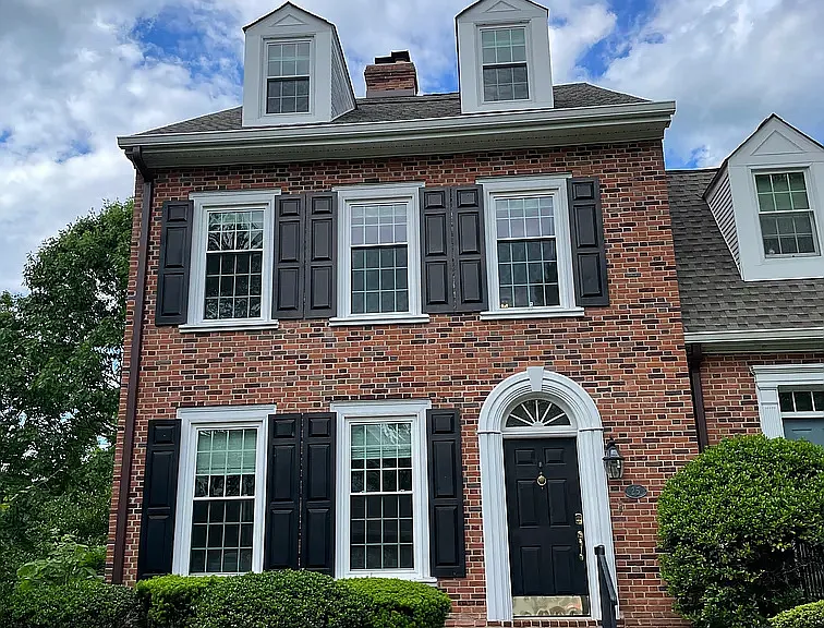25 Commanders Dr — Photo 1