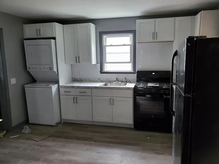 123 S Montgomery St — Photo 3