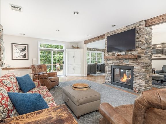 2nd image of 105 Alpine Ridge Rd
