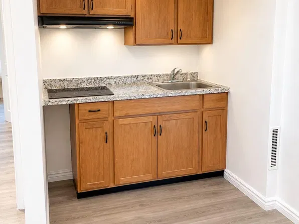 23 Lakewood Ave Floor 2, Ronkonkoma, NY 11779