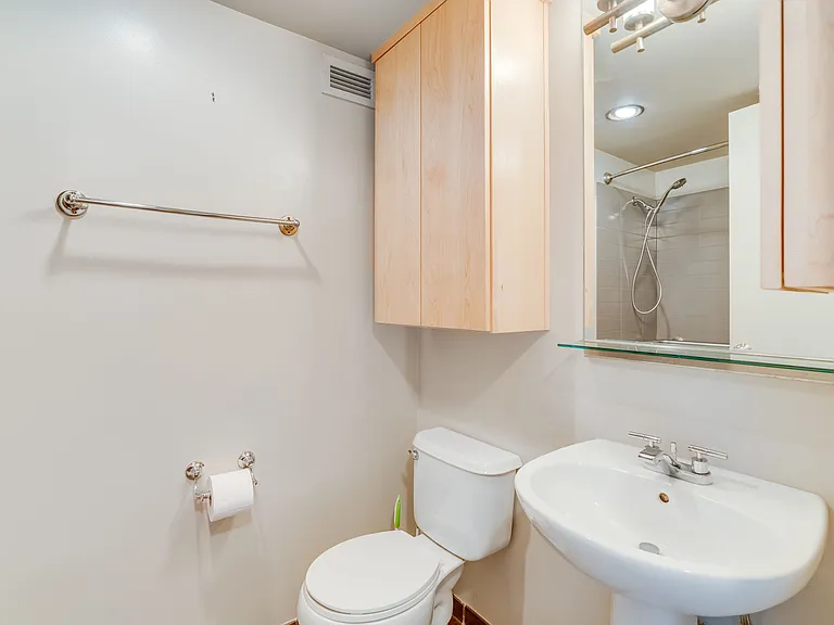 255 SW Harrison St #21G — Photo 12