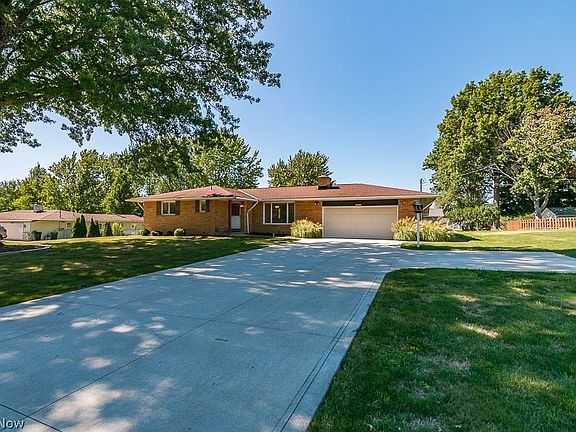3rd image of 7628 Roselawn Dr