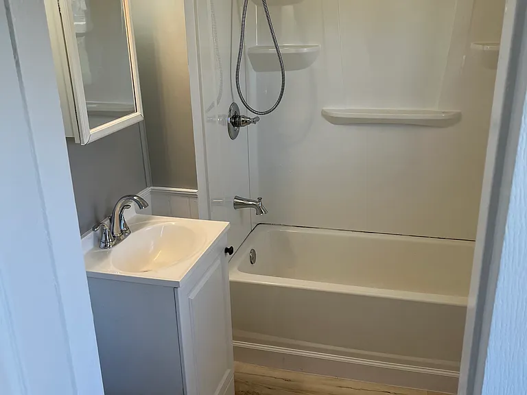 15 Goodyear Ave #2 — Photo 4