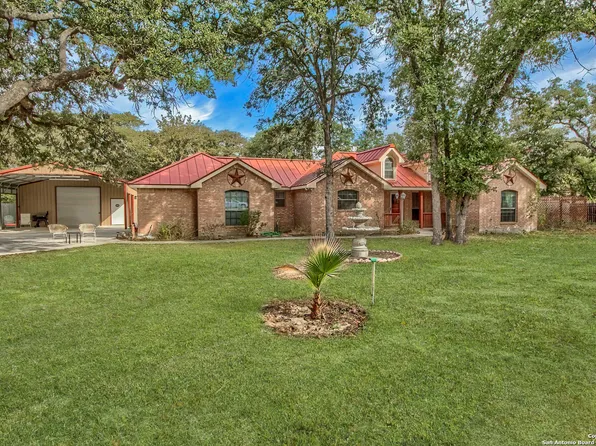 141 Champions Blvd, La Vernia, TX 78121