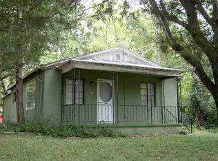 518 N Main St, Clinton, MO 64735