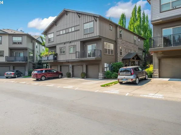 617 NE Garswood Ln, Hillsboro, OR 97006