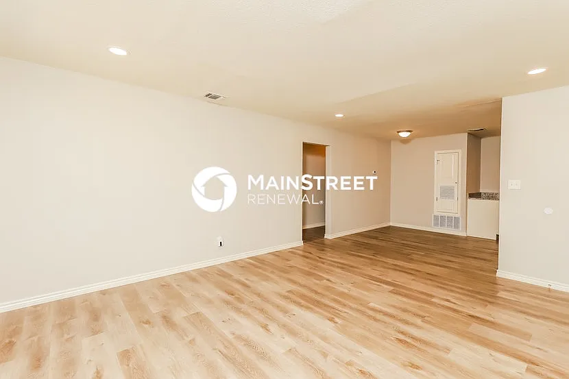 450 Millwood Ln — Photo 4