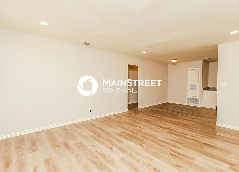 450 Millwood Ln — Photo 4