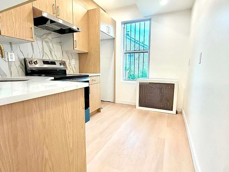 200-33 Linden Blvd #1 — Photo 16