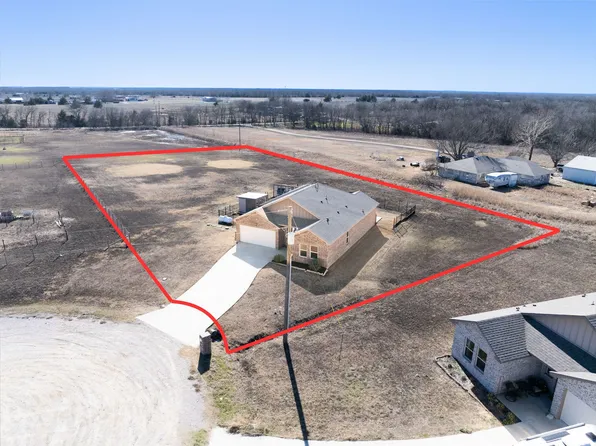 315 De La Torre St, Trenton, TX 75490