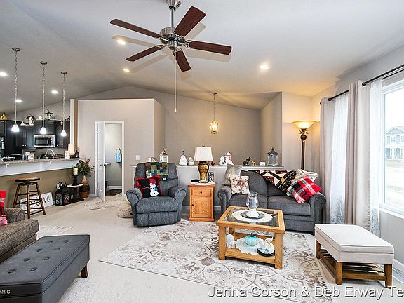 5th image of 728 Wild Flower Ct