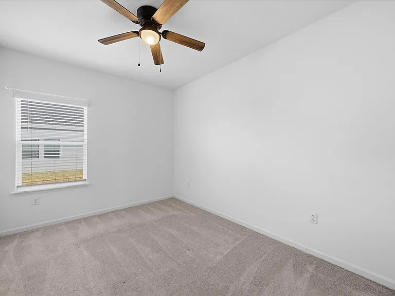 100 Lake Sinclair St — Photo 25
