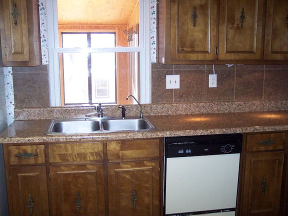 3rd image of 6208 Parker Dr