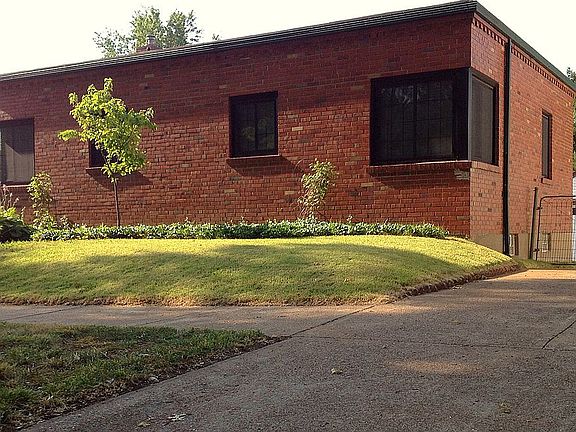 5th image of 7046 Winona Ave