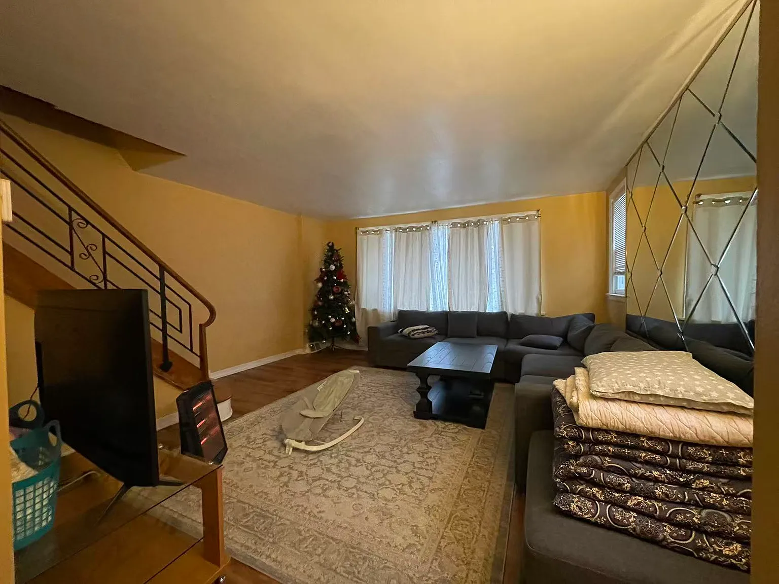 3 bed, 1360 sqft, $2,100 — Photo 4