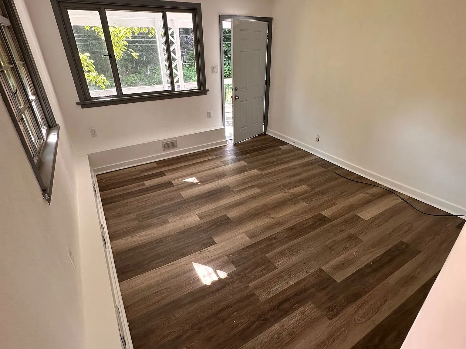 1 bed, 1392 sqft, $1,000 — Photo 2
