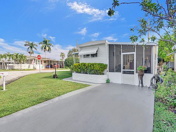 3rd image of 8500 SW 18th Place