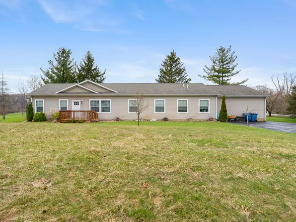 678 W Division Rd, Hebron, IN 46341