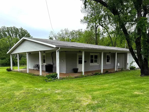 243 W Hall Ave, Burlingame, KS 66413