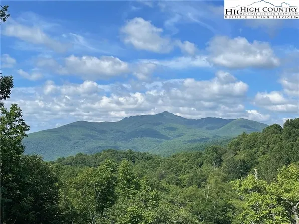 596 Holly Lane, Blowing Rock, NC 28605
